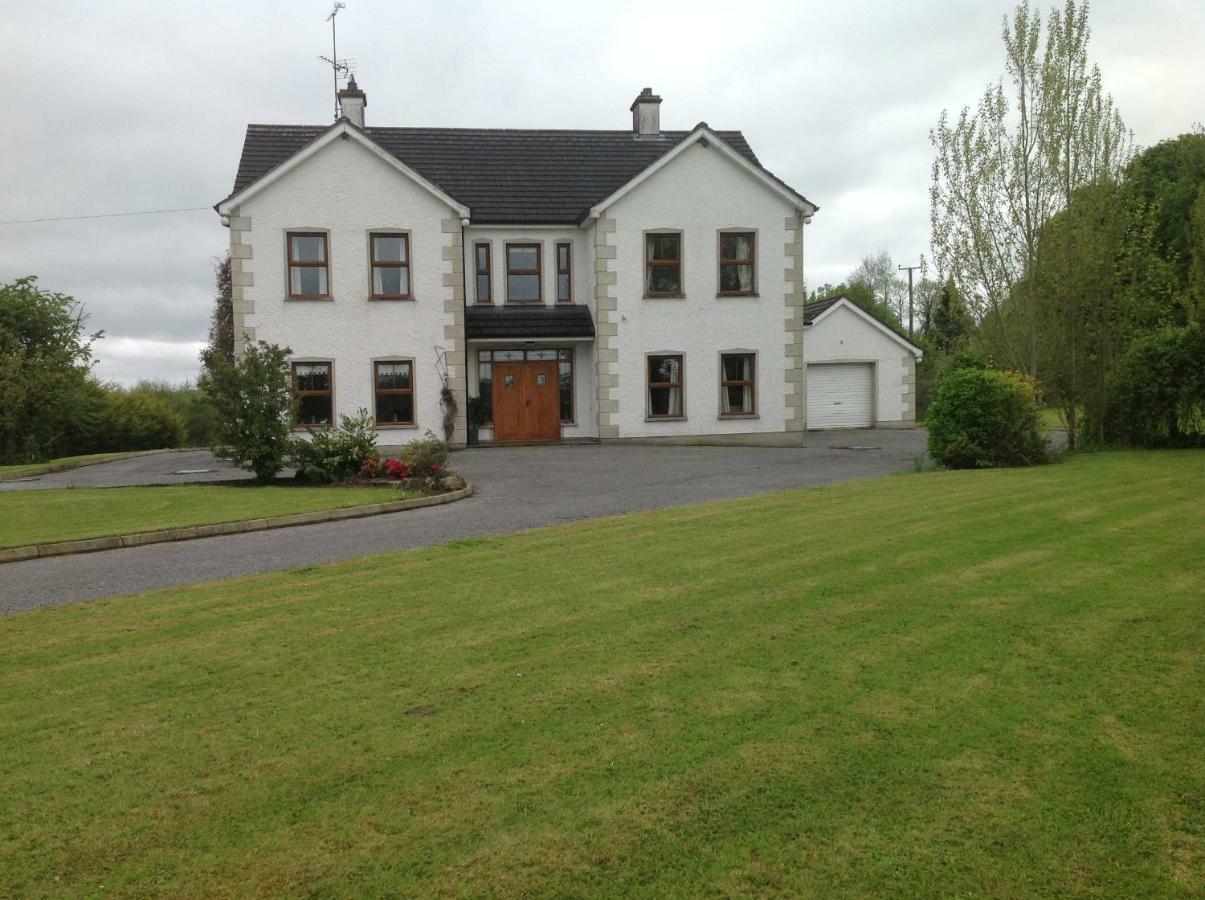 Gasthaus The White House Enniskillen Exterior foto